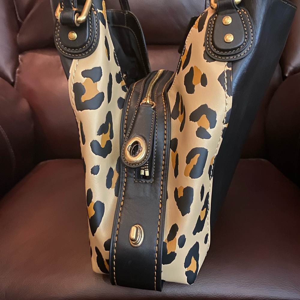Coach Shoulder Bag - Picture 3 of 5